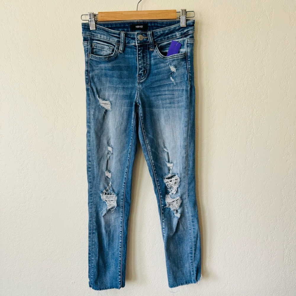 Veret | distressed frayed hem jeans